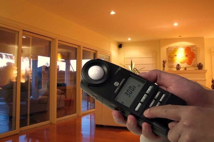 Medir, comparar y analizar, las capacidades del luxómetro T-10A